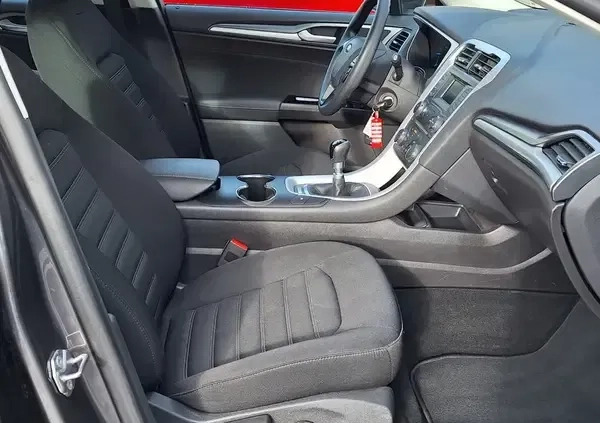 Ford Mondeo cena 65000 przebieg: 71500, rok produkcji 2018 z Szprotawa małe 121